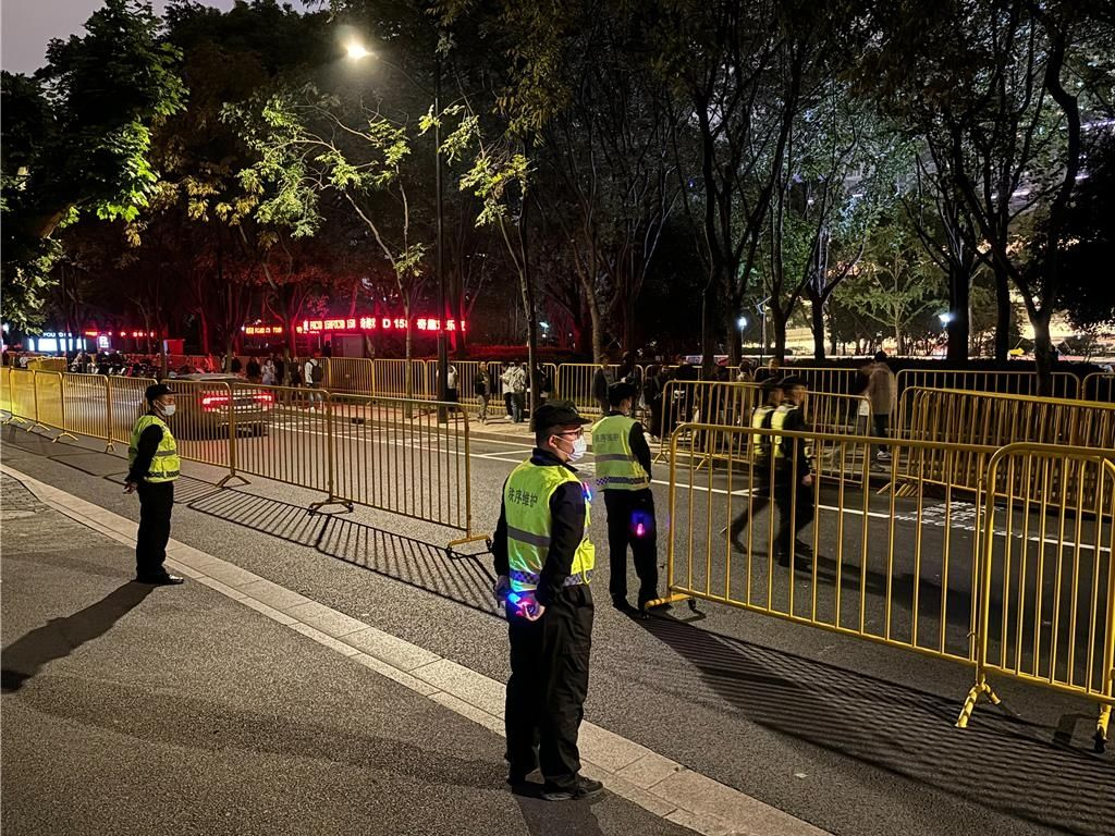严防万圣节变装人群 上海加强警力